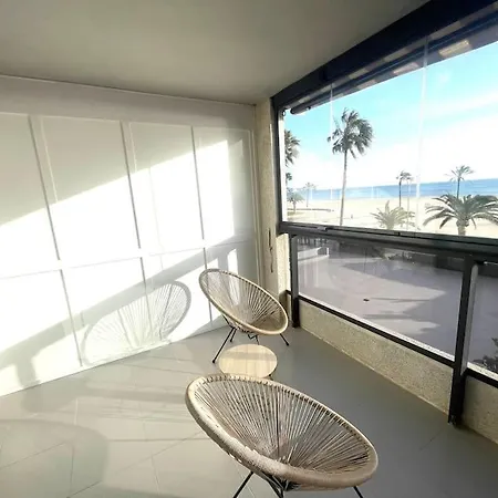 Apt.glassterrace,jacuzzi,1a Lineasea,piscina. Apartment *